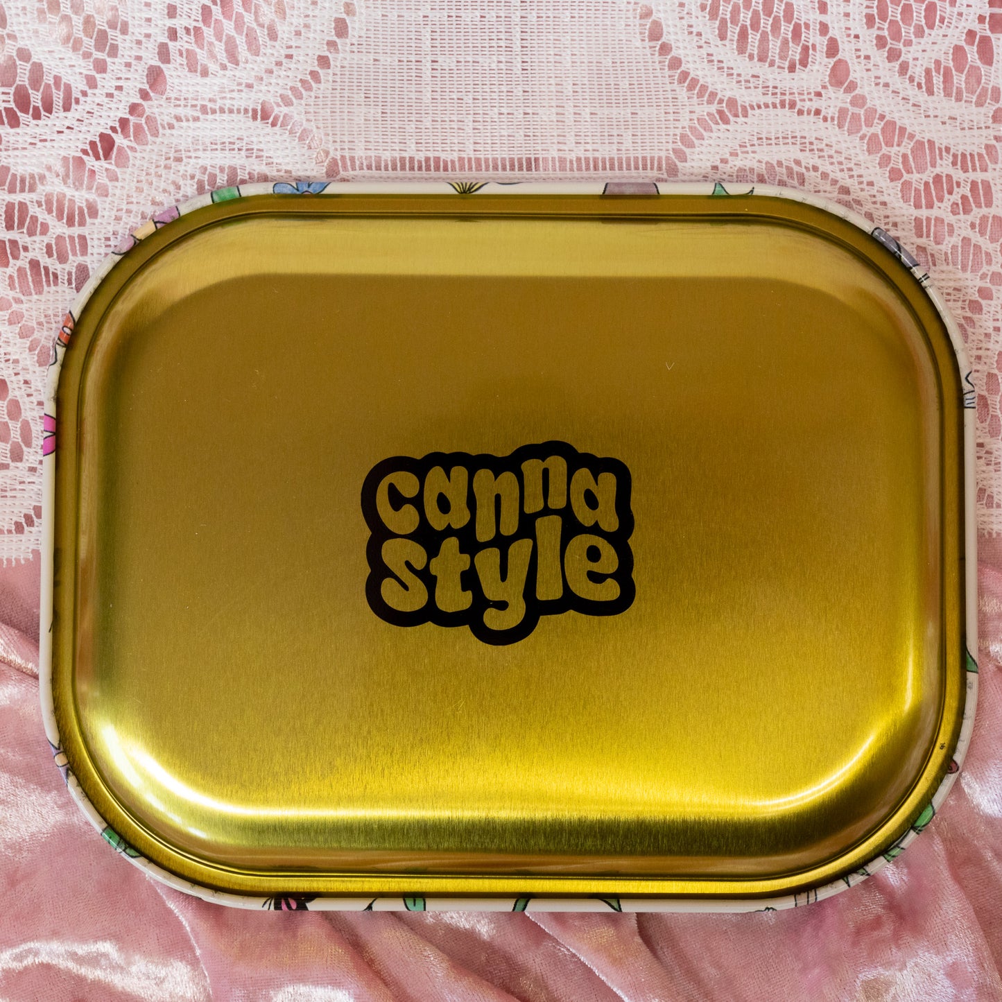 gold back of tray