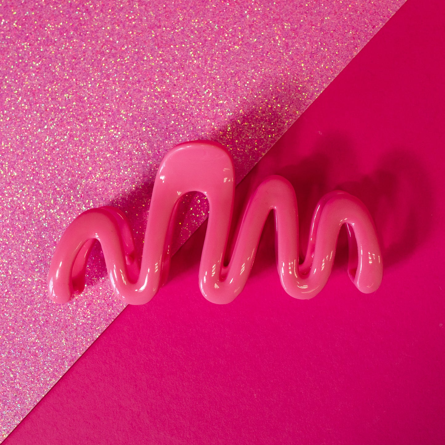 pink squiggly claw clip