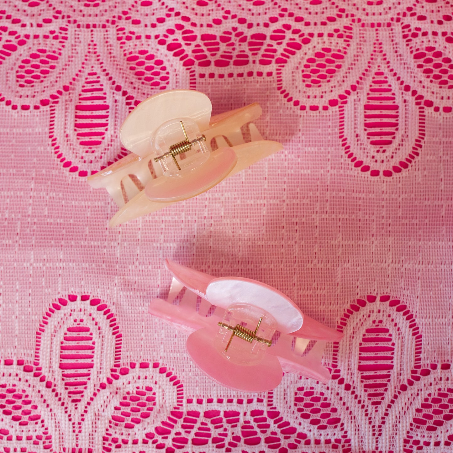 cream and pink oval air clip