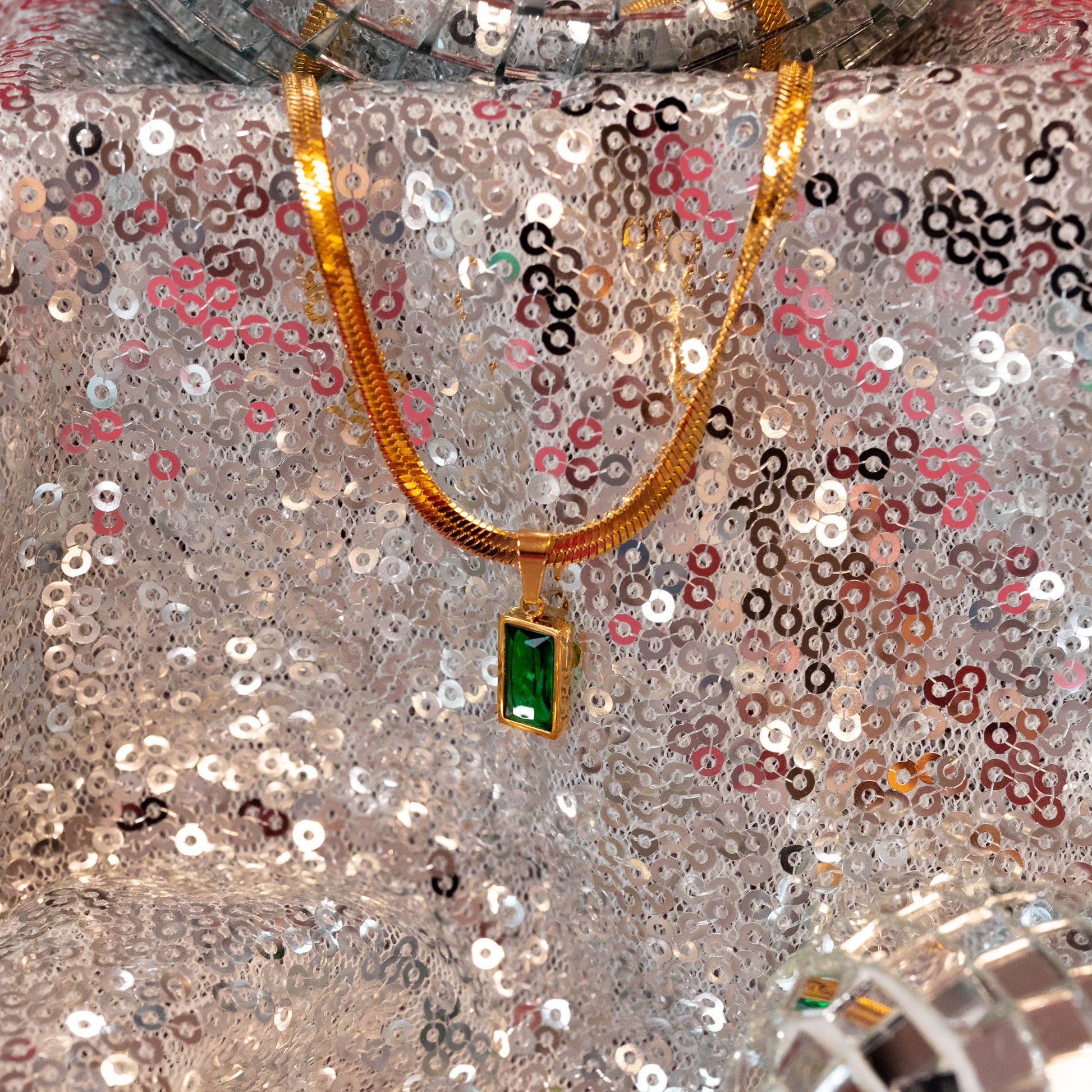 gold and emerald necklace